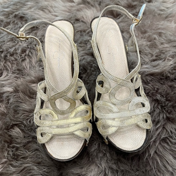 Jessica Simpson - Picture 2 of 4